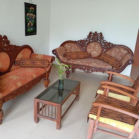 Larn'S Villa Hotel & Apartment Wadduwa Bagian luar foto