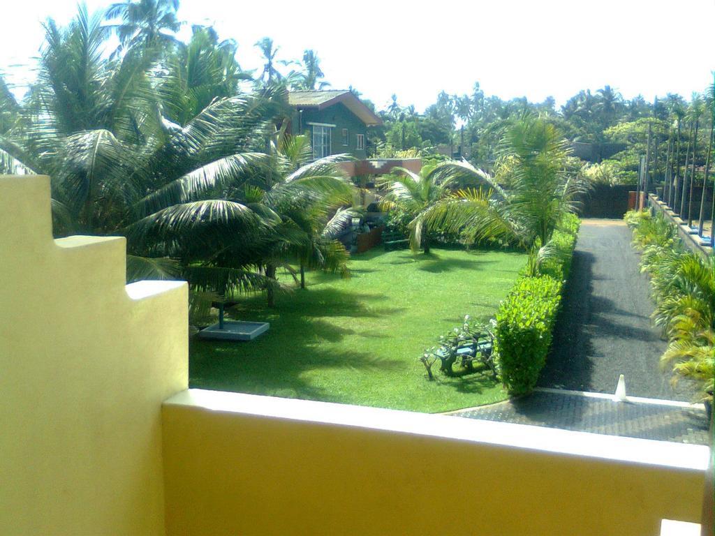 Larn'S Villa Hotel & Apartment Wadduwa Bagian luar foto