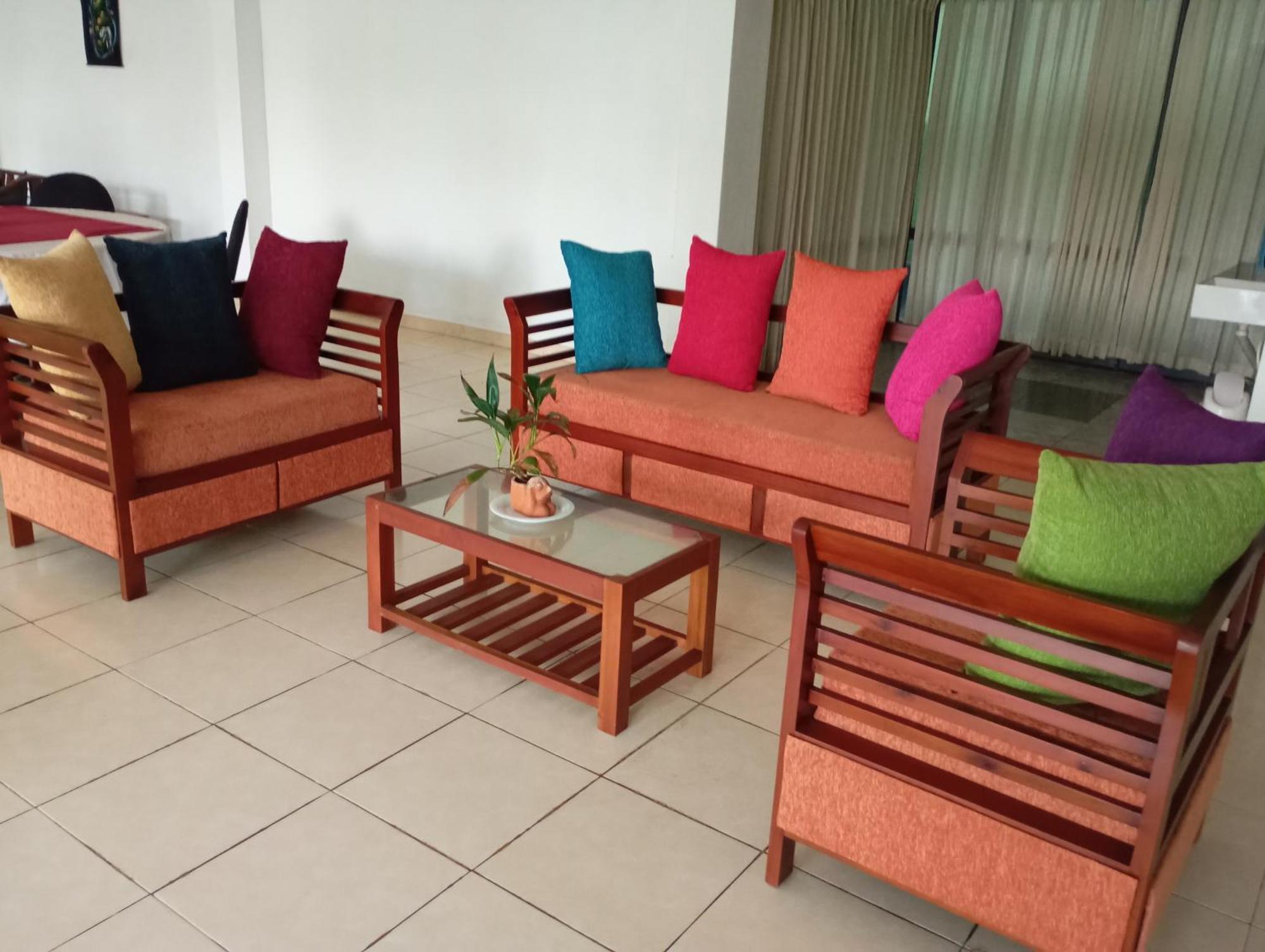 Larn'S Villa Hotel & Apartment Wadduwa Bagian luar foto