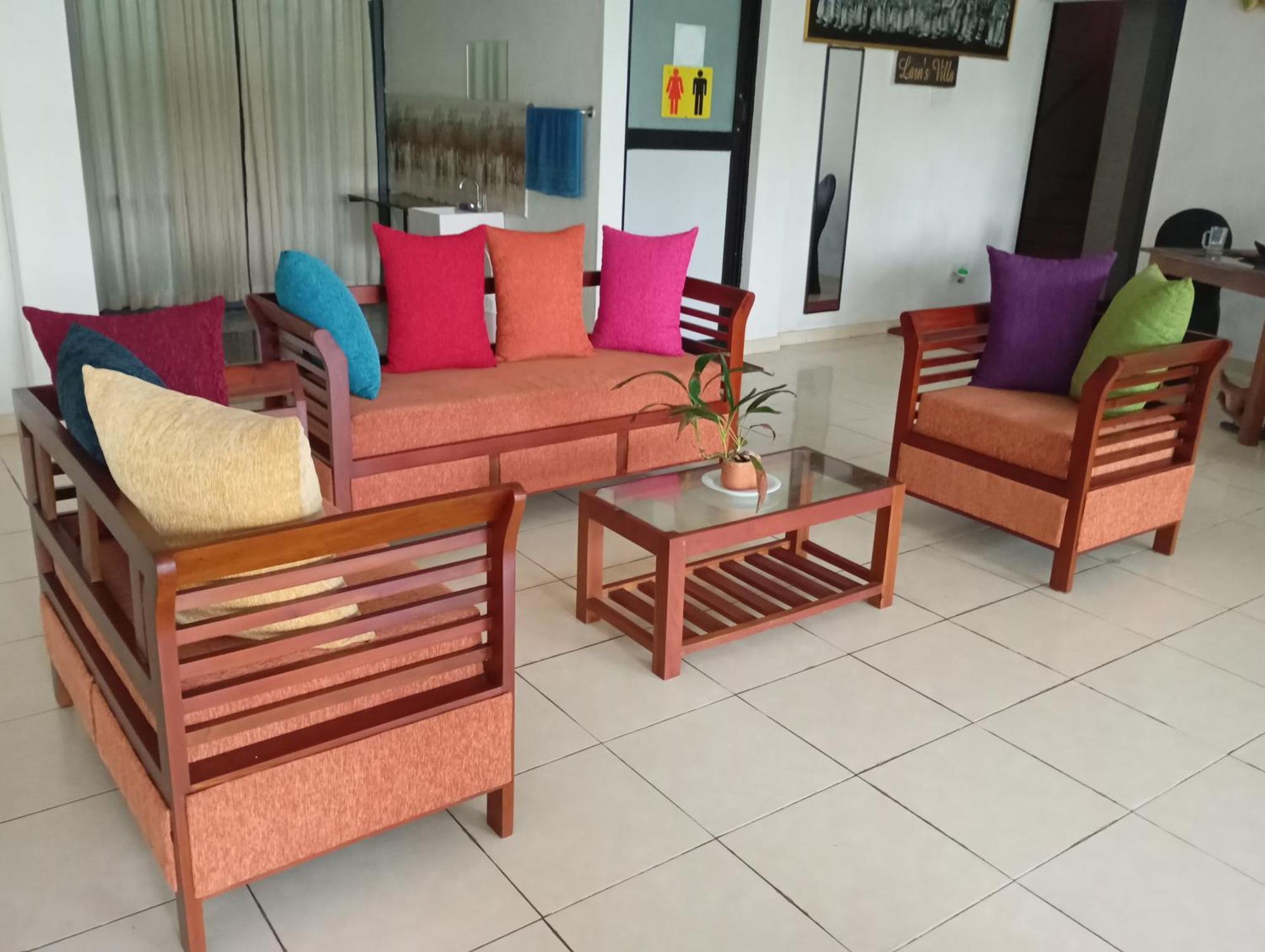 Larn'S Villa Hotel & Apartment Wadduwa Bagian luar foto