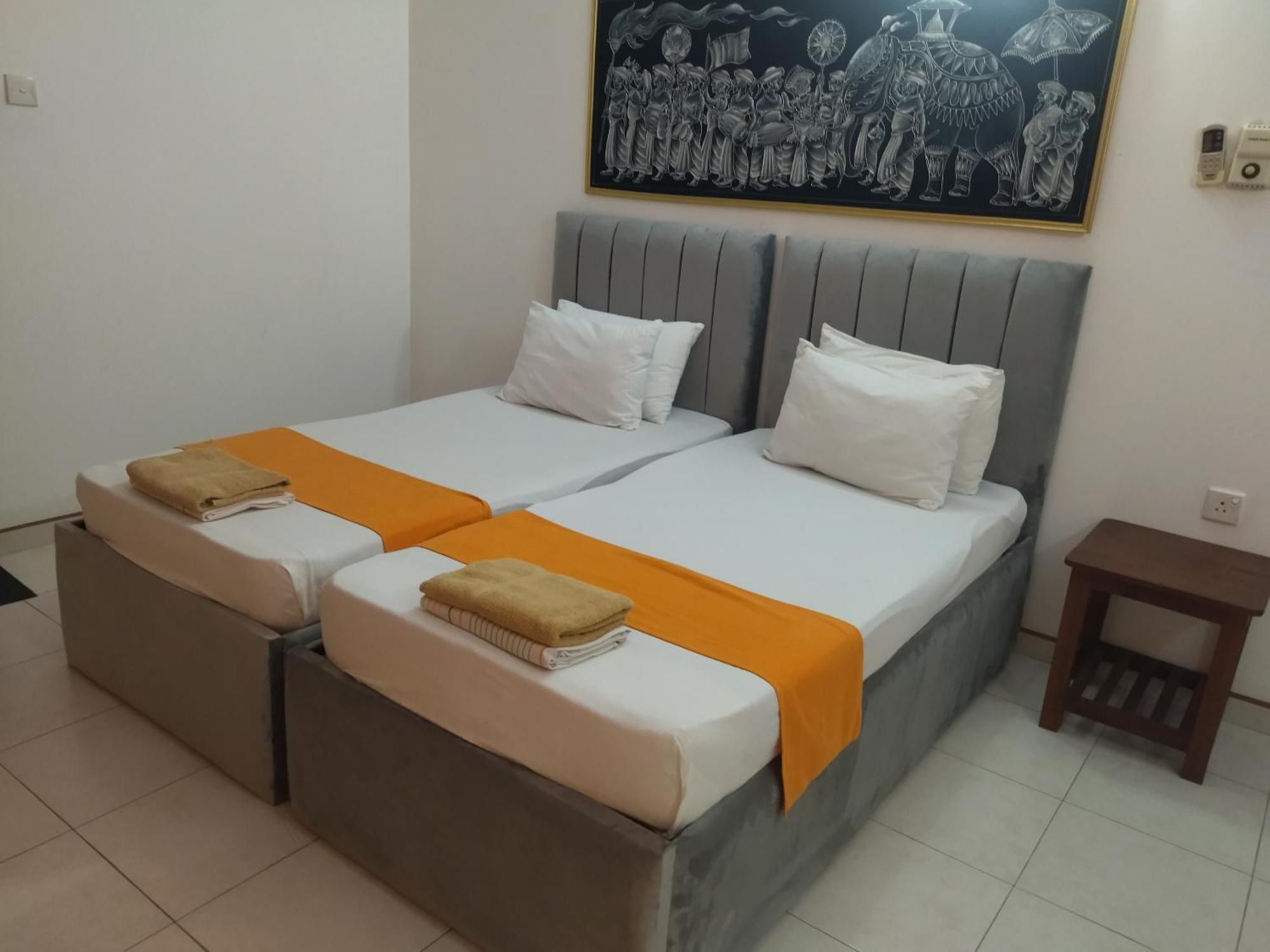 Larn'S Villa Hotel & Apartment Wadduwa Bagian luar foto