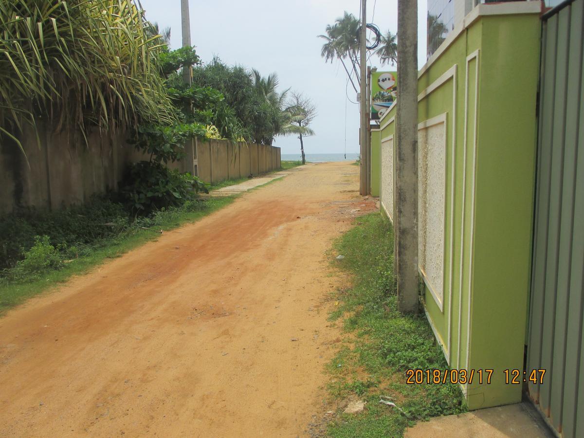 Larn'S Villa Hotel & Apartment Wadduwa Bagian luar foto