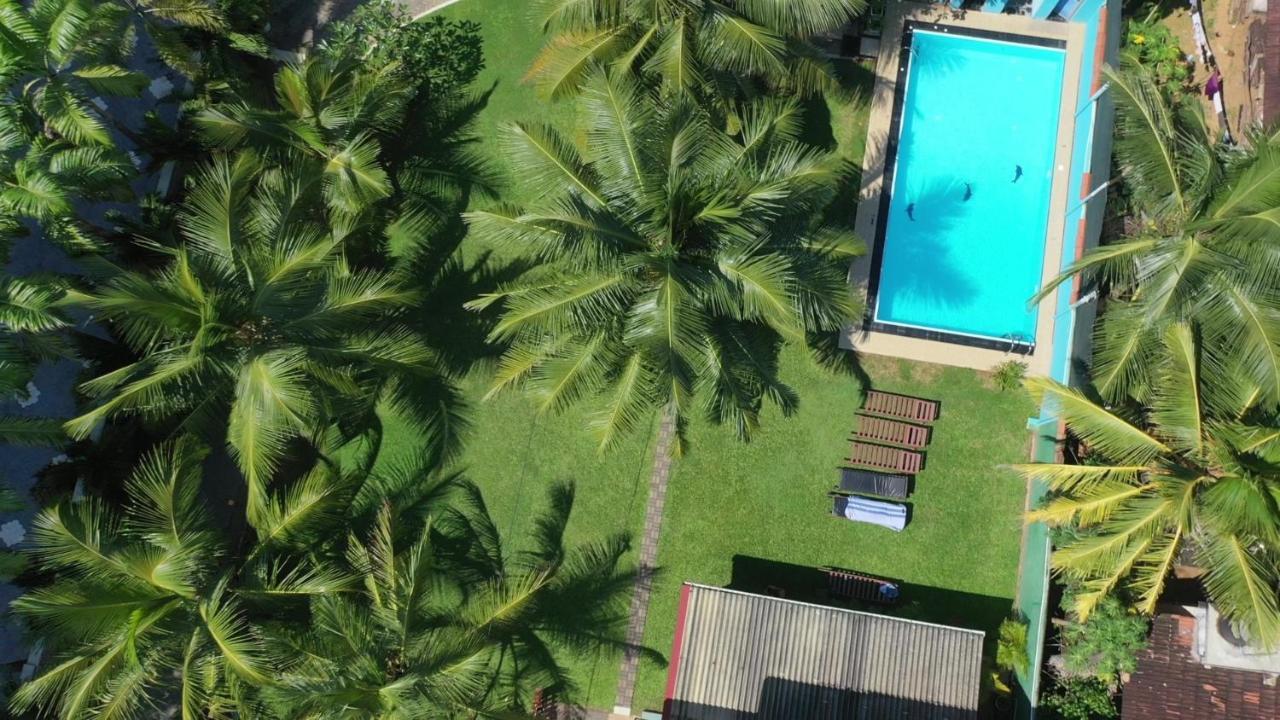 Larn'S Villa Hotel & Apartment Wadduwa Bagian luar foto